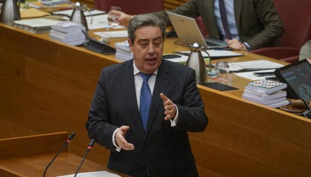 (Foto de ARCHIVO)
El portavoz de VOX en Les Corts, José María Llanos, interviene durante una sesión de control al Gobierno valenciano en Les Corts Valencianes, a 28 de noviembre de 2024, en Valencia, Comunidad Valenciana (España). El pleno de Les Corts Valencianes ha aprobado, con los votos a favor del PP, Compromís y VOX, la creación de una Comisión de investigación sobre las causas de las inundaciones y las consecuencias de la gestión de la DANA del pasado 29 de octubre. Los socialistas, por su parte, han votado en contra de esta iniciativa, que había sido presentada por VOX y a la que se ha añadido una enmienda del PP.

Eduardo Manzana / Europa Press
28 NOVIEMBRE 2024;GENERALITAT;CORTS;PLENO;CONTROL;COMISIÓN;INVESTIGACIÓN;DANA;TEMPORAL
28/11/2024