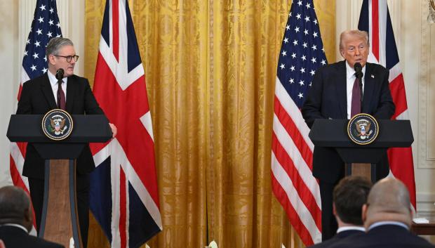 Keir Starmer junto a Donald Trump