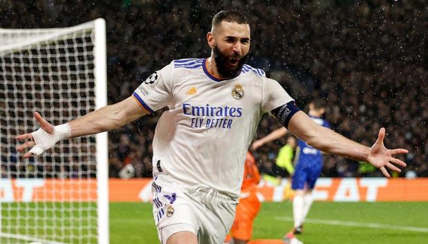 Karim anotó cuatro goles en la eliminatoria ante el Chelsea