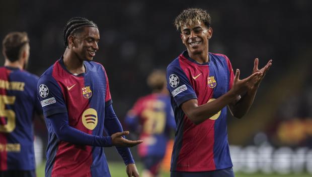 Lamine Yamal y Balde celebran un gol ante el Dortmund