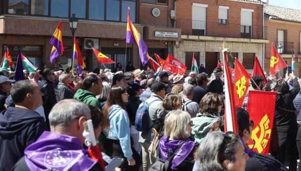 Ofrenda floral en recuerdo a los líderes comuneros Padilla, Bravo y Maldonado, en 2024, en Villalar