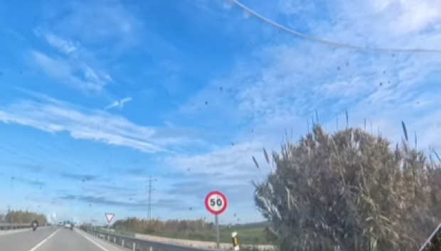 Estas son las imágenes que ve el motero antes de encontrarse con el radar