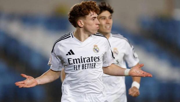 Víctor Muñoz celebra un gol