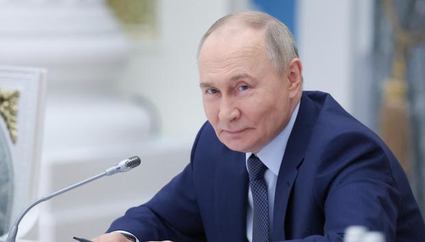 El presidente ruso, Vladimir Putin, preside una reunión del Consejo de Supervisión de Rusia,