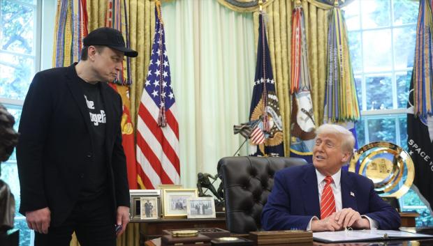 Elon Musk y Donald Trump en el despacho oval de la Casa Blanca