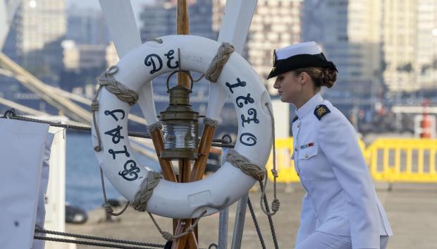 La Princesa Leonor, a su llegada a la fragata Blas de Lezo