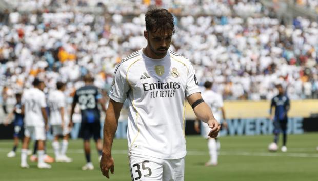 Raúl Asencio tras ser expulsado en el Real Madrid - Pachuca