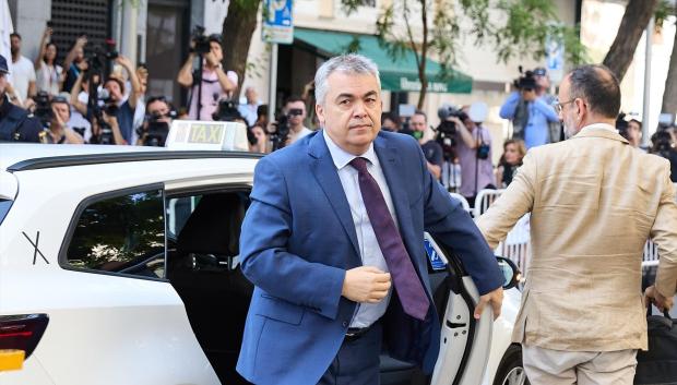El exsecretario de Organización del PSOE Santos Cerdán a su llegada a declarar en el Tribunal Supremo