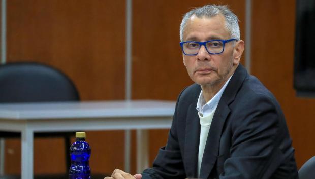 El exvicepresidente de Ecuador Jorge Glas, asiste a la sala de audiencias este lunes, en la Corte Nacional de Justicia en Quito (Ecuador)