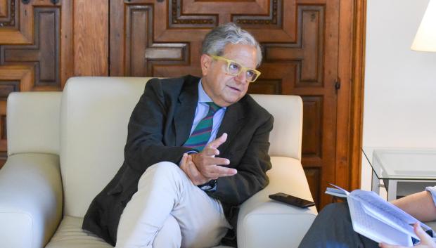 Salvador Fuentes durante la entrevista
