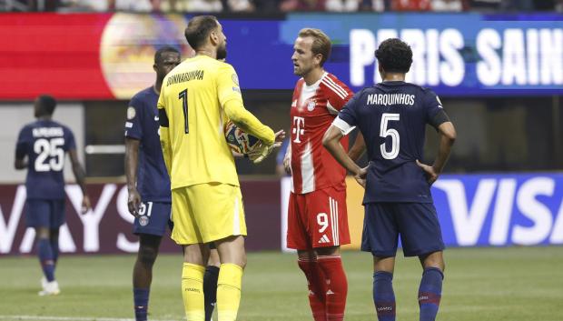 Harry Kane junto a Donnarumma en el PSG - Bayern