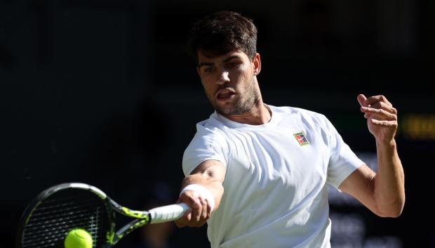 Carlos Alcaraz en acción contra Cameron Norrie