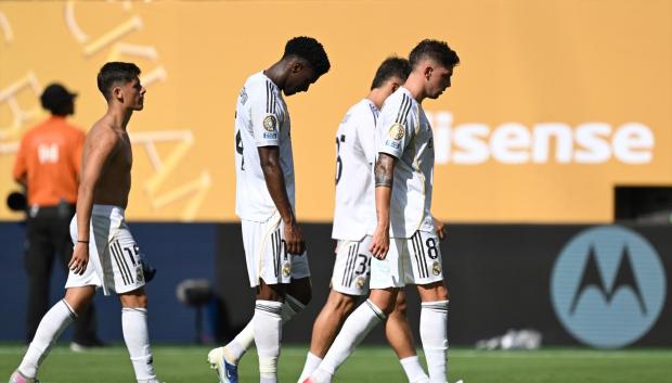 Los jugadores del Real Madrid lamentan la eliminación ante el PSG en el Mundial de Clubes