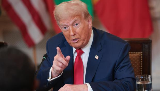 Trump amenaza a Canadá con aranceles del 35 % y condiciona su aplicación a la cooperación contra el fentanilo