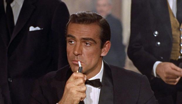 Sean Connery como James Bond, el agente 007