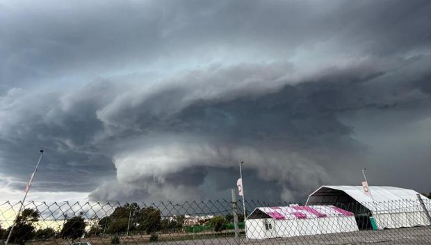 Imagen del tornado que arrasó la localidad castellonense de Burriana el pasado 12 de julio