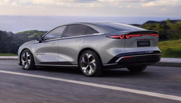 Nuevo Mazda 6e Aero Grey