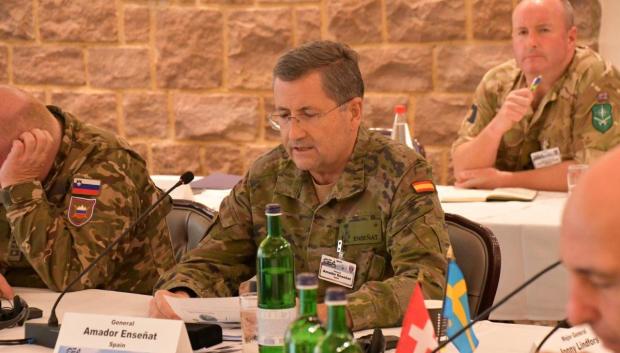 El general de ejército Amador Enseñat y Berea, Jefe de Estado Mayor del Ejército de Tierra, en la 32ª Conferencia de Jefes de Ejércitos Europeos