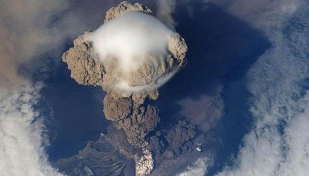 El volcán Kliuchevskói entra en erupción