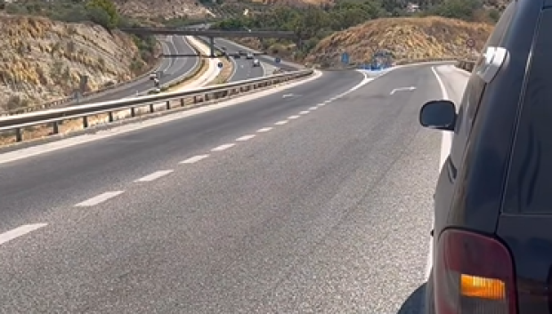 Curiosamente los intermitentes se ven pero la luz no