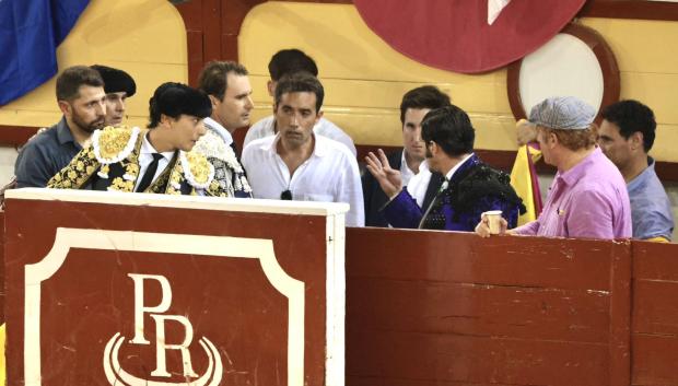 Tensión en el callejón entre Morante y Roca Rey, en el Puerto