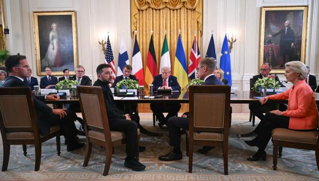 El presidente Donald Trump se reúne con Zelenski y los líderes europeos que le acompañaron a Washington