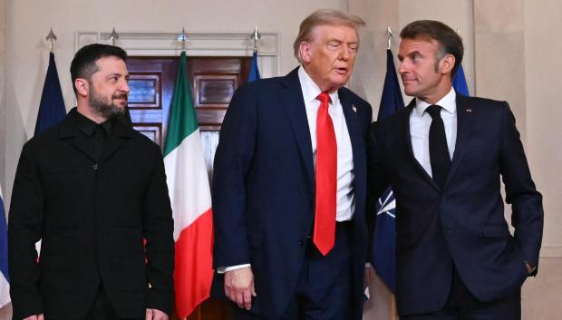 Los presidentes Volodímir Zelenski, Donald Trump y Emmanuel Macron en la Casa Blanca