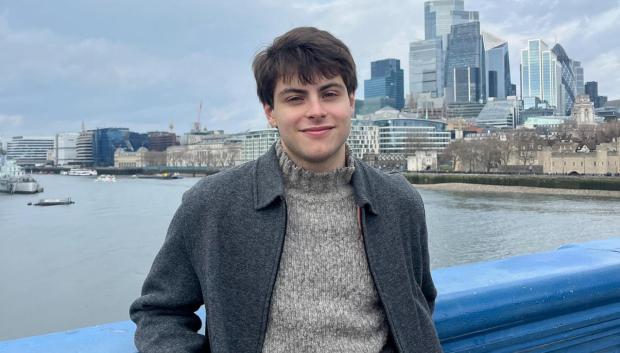 Gonzalo Plaza Arriola realizará un Máster en Inteligencia Artificial aplicada a Biomedicina y Asistencia Sanitaria en la University College London