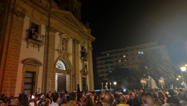 El Señor de Cádiz a su llegada a la Parroquia de San José