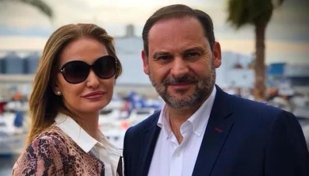 José Luis Ábalos y Carolina Perles