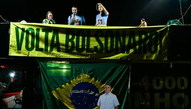 Seguidores de Bolsonaro protestan este jueves tras su condena