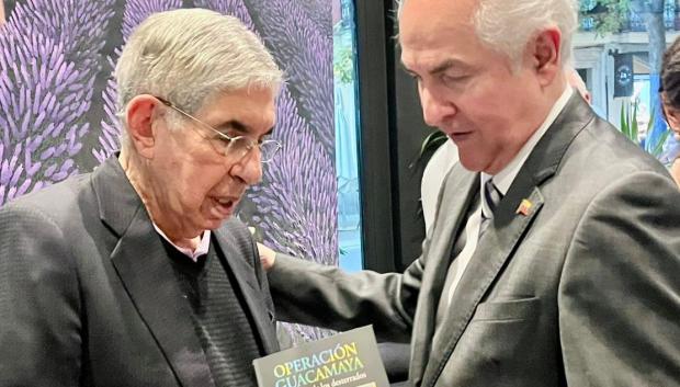 Antonio Ledezma en la presentación de su libro "Operación Guacamaya y el retorno de los desterrados
