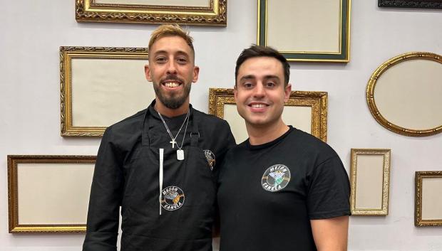 Imagen de Cresen García y Miguel Gimeno en el Mesón Canela de Valencia.