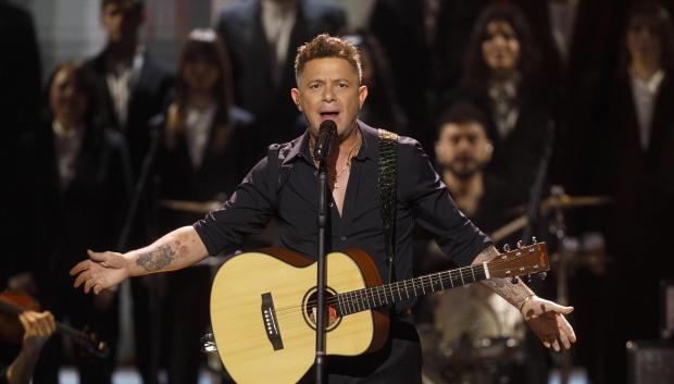 El cantante Alejandro Sanz durante la gala de entrega de la 39º edición de los Premios Goya, en el Palacio de Exposiciones y Congresos de Granada, a 8 de febrero de 2025, en Granada, Andalucía (España). Los galardones son otorgados de manera anual por la Academia de las Artes y las Ciencias Cinematográficas de España (AACCE) con el objetivo de premiar a los mejores profesionales en cada una de las distintas especialidades tanto técnicas como creativas del cine español.

Álex Cámara / Europa Press
08 FEBRERO 2025;GOYA;CINE;CINE ESPAÑOL
08/2/2025