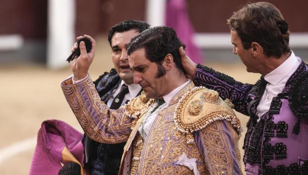 Morante de La Puebla, tras cortarse la coleta sobre el ruedo de Las Ventas