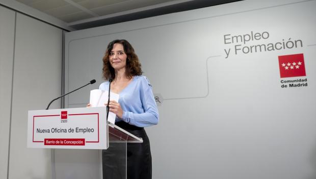 La presidenta de la Comunidad de Madrid, Isabel Díaz Ayuso, durante la inauguración de la nueva Oficina de Empleo del Barrio de la Concepción,