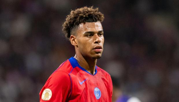 Desiré Doué en un partido del PSG contra el Toulouse FC