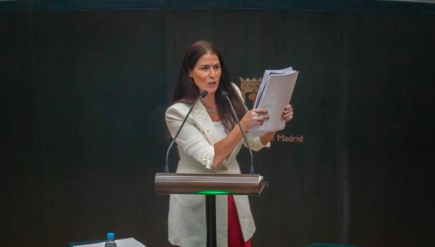 La concejal y portavoz adjunta, Carla Toscano, durante el pleno extraordinario sobre el aborto
