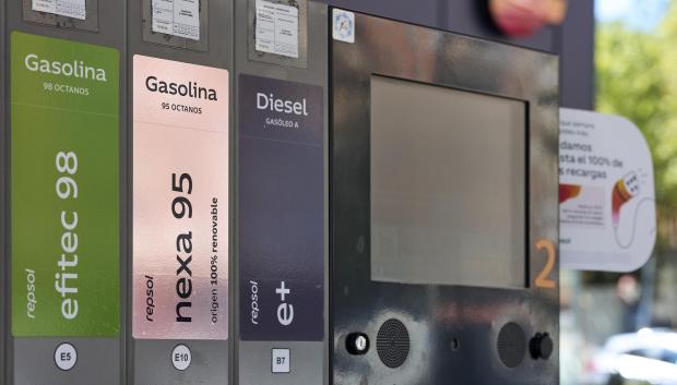 La gasolina renovable ahora es rosa suave y brillante