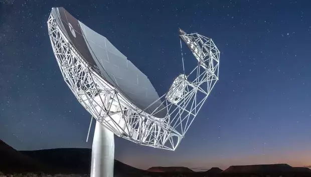 Radiotelescopio MeerKAT en Sudáfrica