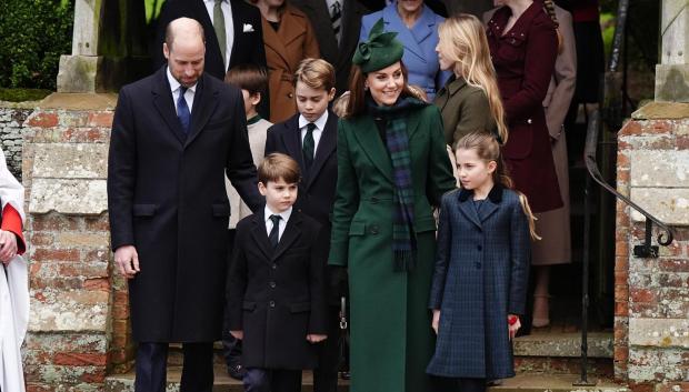 El Príncipe Guillermo con Kate Middleton  y sus tres hijos