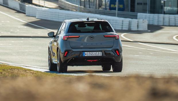 La carrocería recibe una puesta al punto deportiva