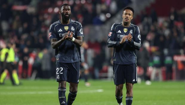 Antonio Rüdiger y Éder Militao tras el partido en Gerona