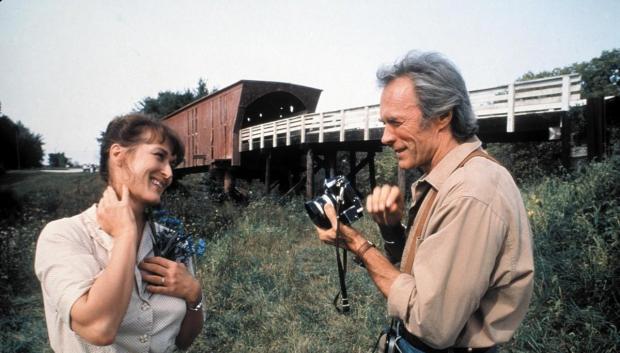 Fotograma de Meryl Streep y Clint Eastwood en la película Los Puentes de Madison