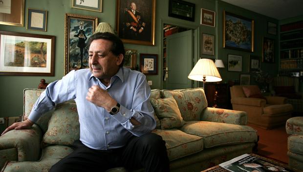Alfonso Ussía, durante la entrevista de 2007, en su casa de Madrid