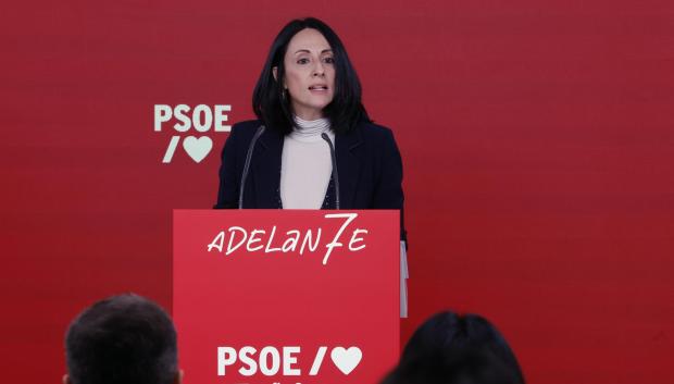 La secretaria de Organización del PSOE, Rebeca Torró, ofrece su primera rueda de prensa en la sede del partido, golpeado esta semana por las denuncias de acoso sexual y detenciones por casos de presunta corrupción