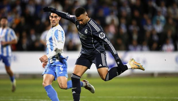 Mbappé dispara a puerta en el encuentro frente al Talavera