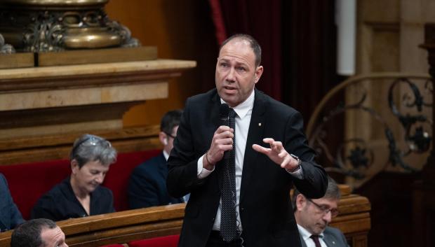 El consejero de Deportes, Berni Álvarez, en el Parlament