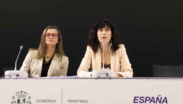 (Foto de ARCHIVO)
La ministra de Igualdad, Ana Redondo (d), y la jueza Carmen Martínez Perza (i)