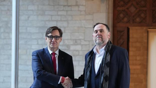 El presidente catalán, Salvador Illa, recibe al líder de ERC, Oriol Junqueras